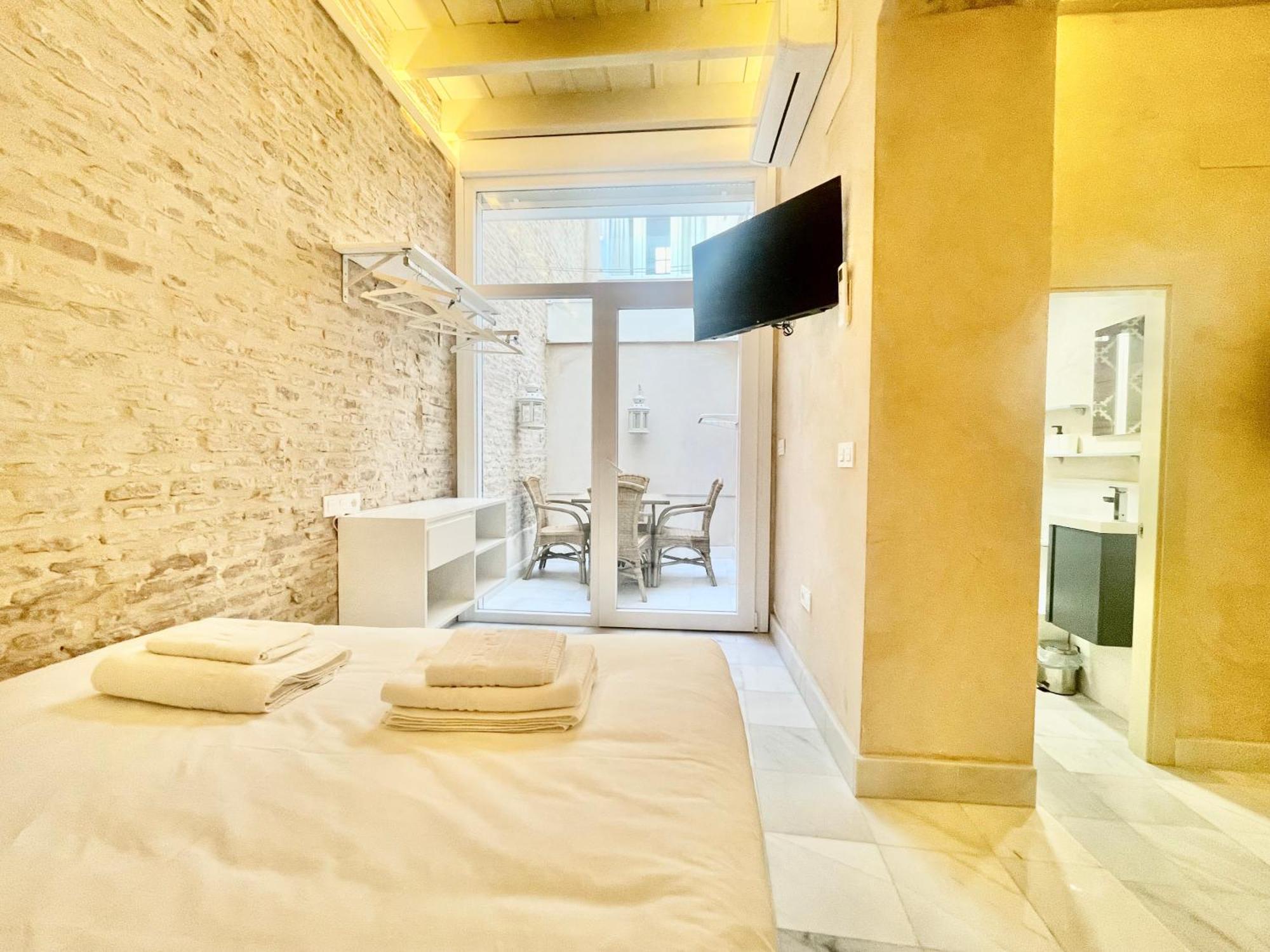 セビリアClick Triana - Patio Privadoアパートメント エクステリア 写真