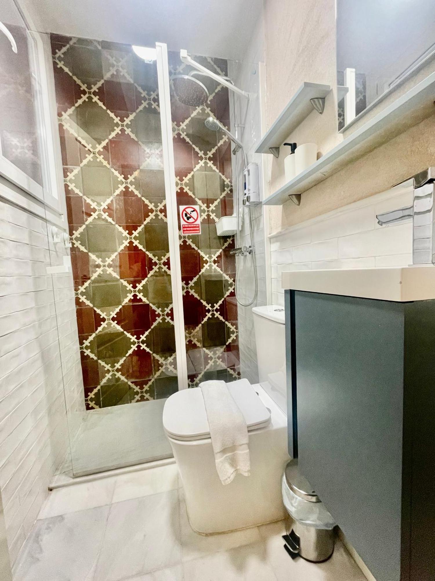 セビリアClick Triana - Patio Privadoアパートメント エクステリア 写真